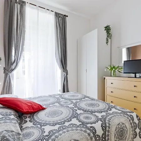 Simplistic Holiday In With Parking Nyaraló